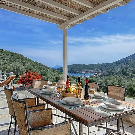 Sleeps 8 Pool Air Con Wifi Villa Sývota