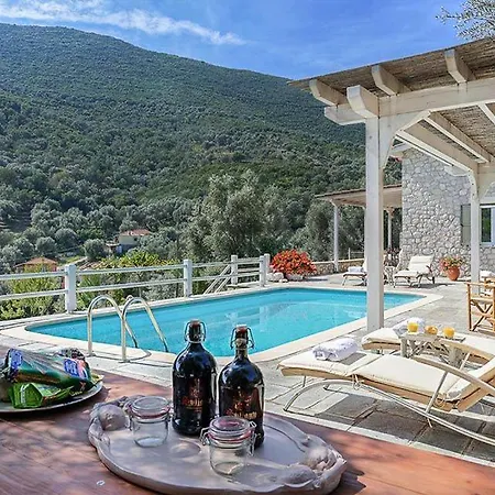 Sleeps 8 Pool Air Con Wifi Villa