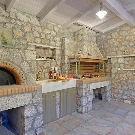 Sleeps 8 Pool Air Con Wifi Villa Sývota