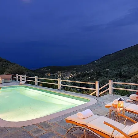 Sleeps 8 Pool Air Con Wifi Sývota