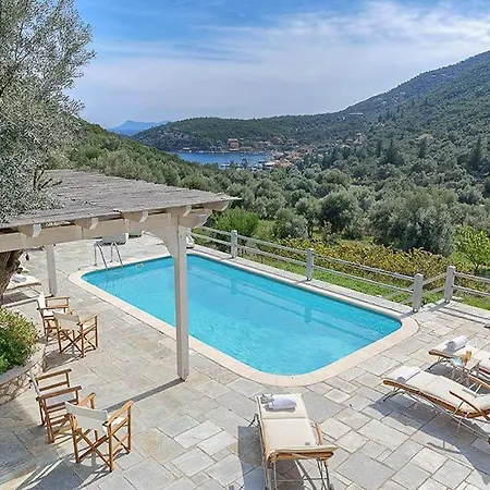 Sleeps 8 Pool Air Con Wifi * Sývota