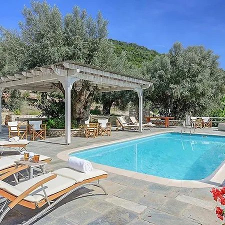 Sleeps 8 Pool Air Con Wifi *